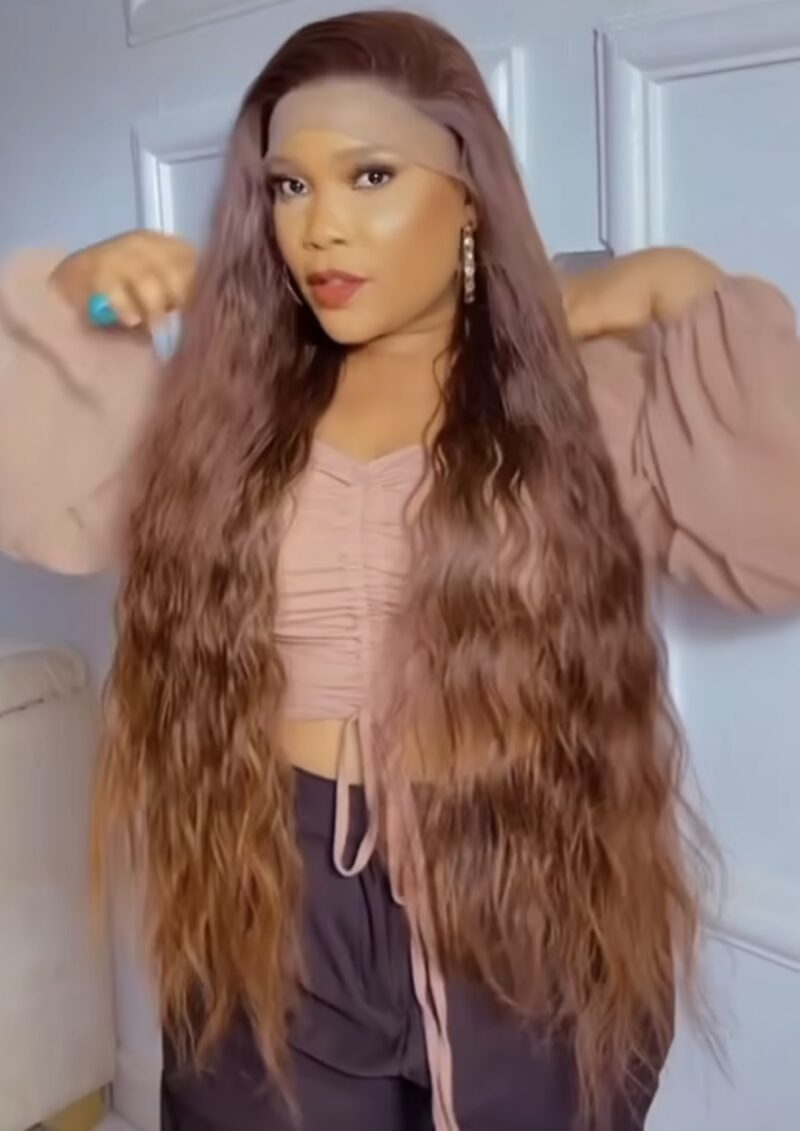 724 T Frontal Mixed Tone Wavy Wig